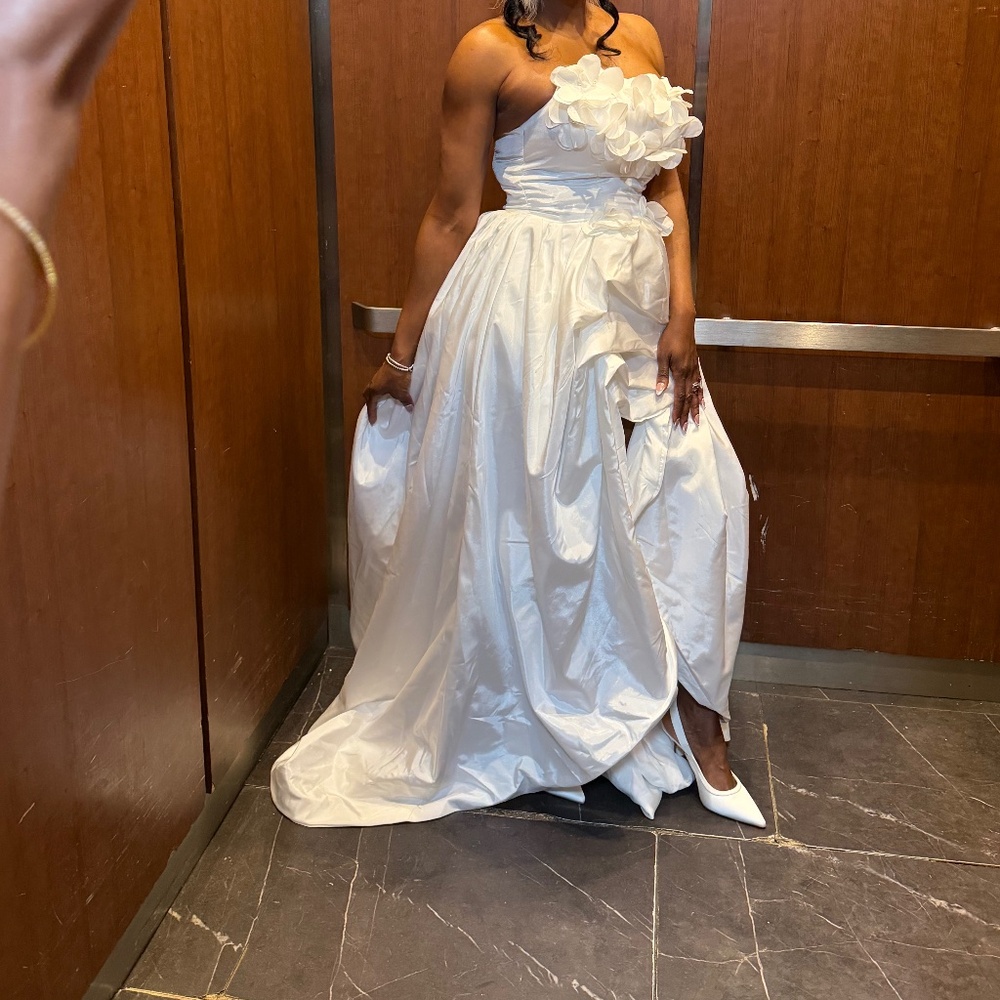 Reception Dress - Picture 2 of 4